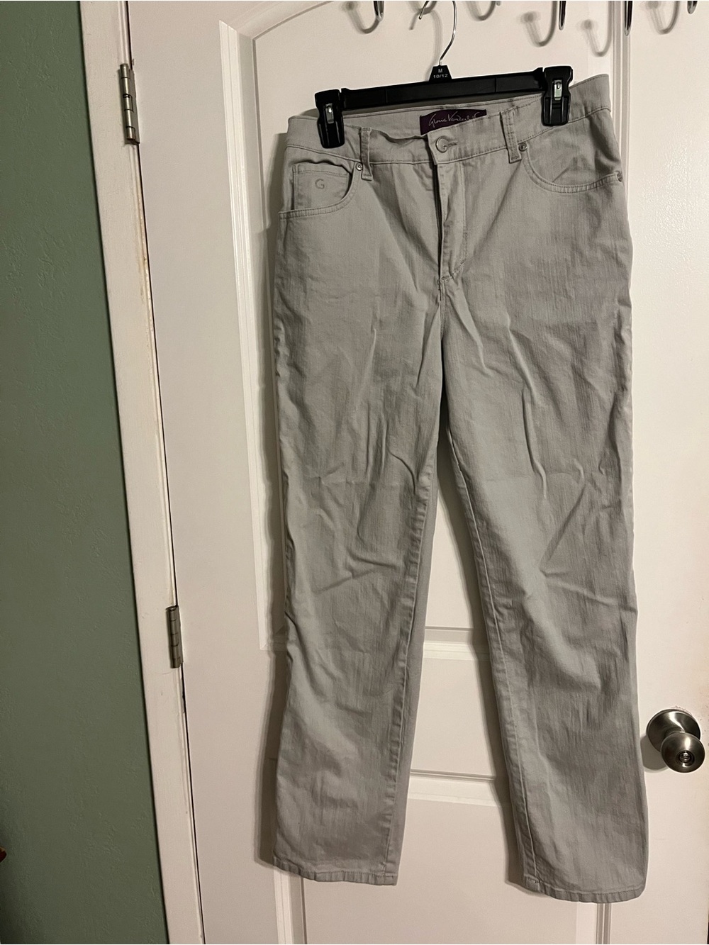 Gloria Vanderbilt Women's Light Gray Straight Leg Jeans